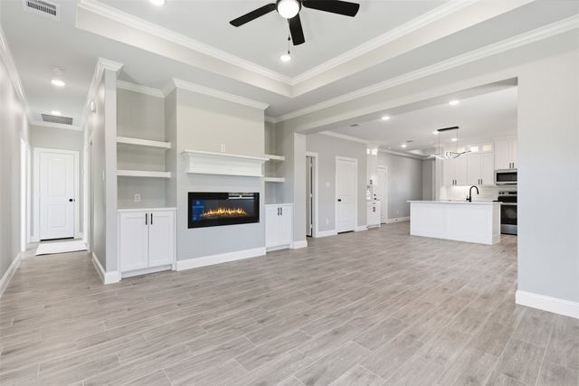 412 E Ball Street, Tom Bean, TX 75491