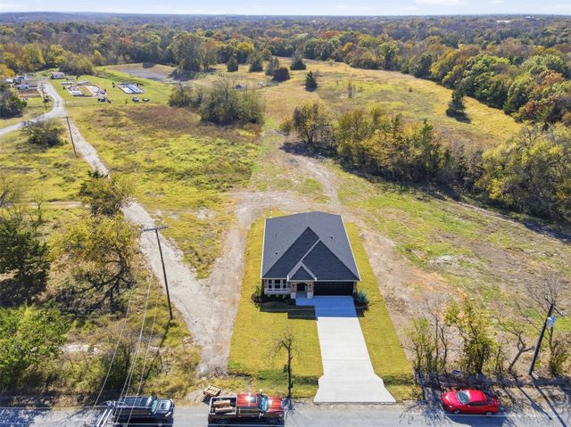 412 E Ball Street, Tom Bean, TX 75491