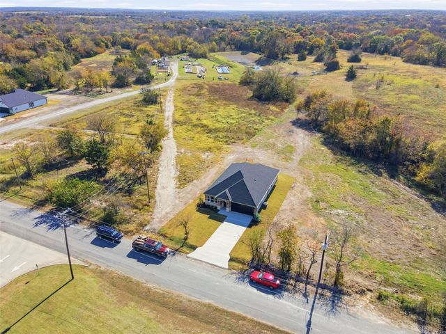 412 E Ball Street, Tom Bean, TX 75491