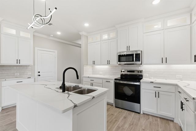 412 E Ball Street, Tom Bean, TX 75491