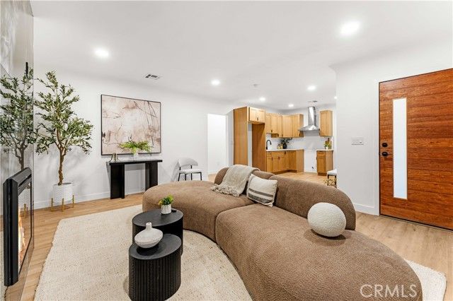 4926 Templeton Street, Los Angeles, CA 90032