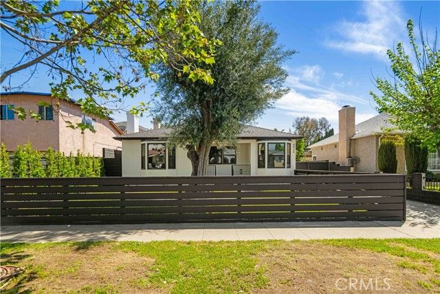 4926 Templeton Street, Los Angeles, CA 90032