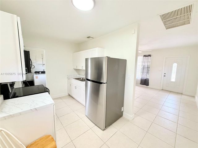 1311 N 69th Ave, Hollywood, FL 33024