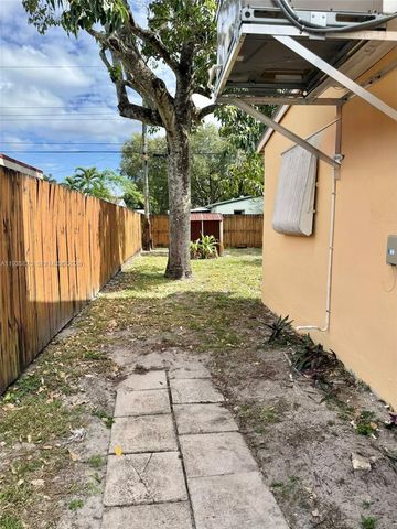 1311 N 69th Ave, Hollywood, FL 33024