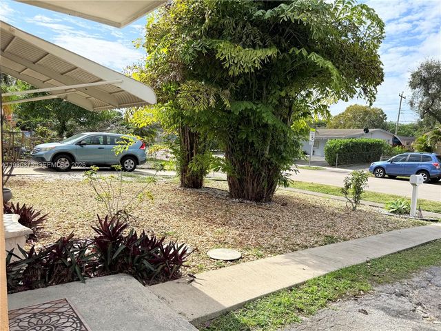 1311 N 69th Ave, Hollywood, FL 33024