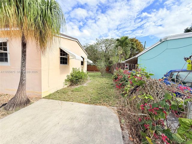 1311 N 69th Ave, Hollywood, FL 33024