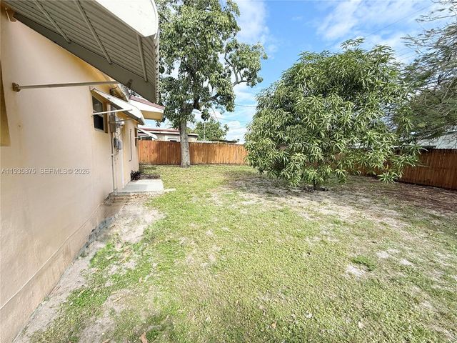 1311 N 69th Ave, Hollywood, FL 33024