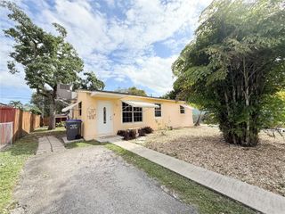 1311 N 69th Ave, Hollywood, FL 33024