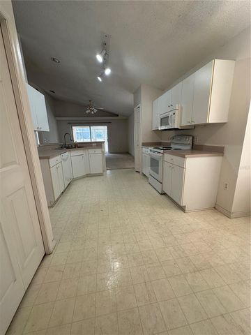 1011 TEQUESTA TRAIL, Lake Wales, FL 33898