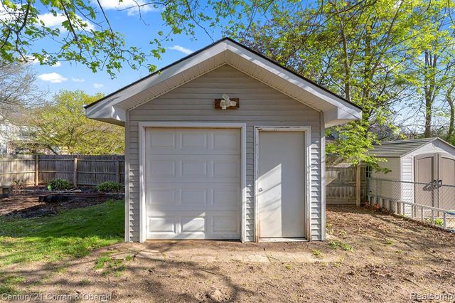 8095 S Huron River Drive, Ypsilanti, MI 48197