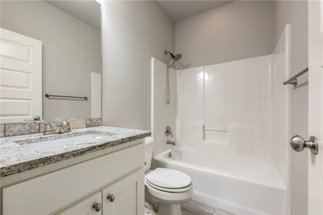 773 Via Firenze Avenue, Tontitown, AR 72762