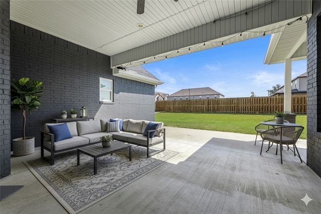 773 Via Firenze Avenue, Tontitown, AR 72762