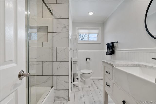 7 Rita Lane, Plainview, NY 11803