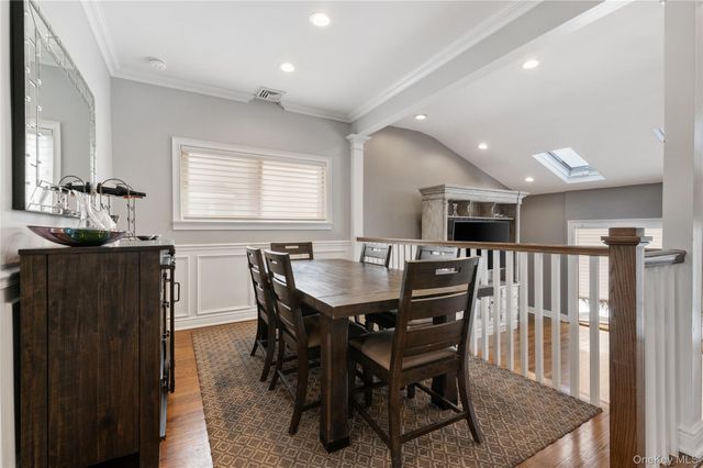 7 Rita Lane, Plainview, NY 11803