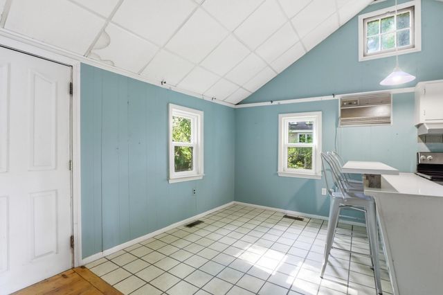 16 Hillside Avenue, Amherst, NH 03031