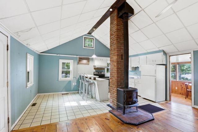 16 Hillside Avenue, Amherst, NH 03031