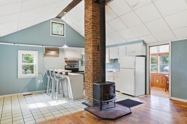 16 Hillside Avenue, Amherst, NH 03031