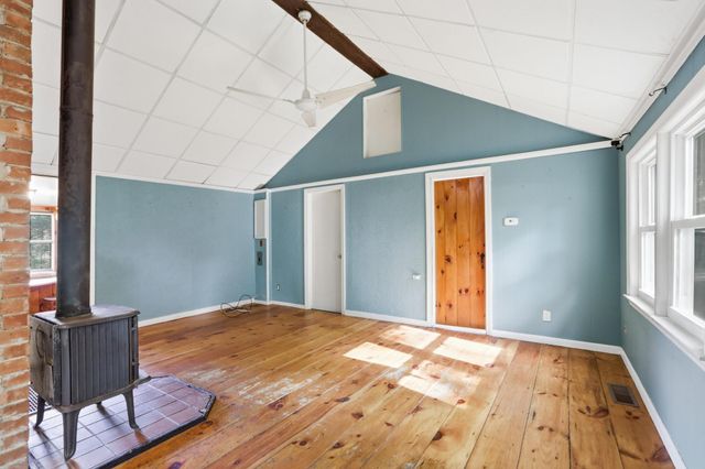 16 Hillside Avenue, Amherst, NH 03031