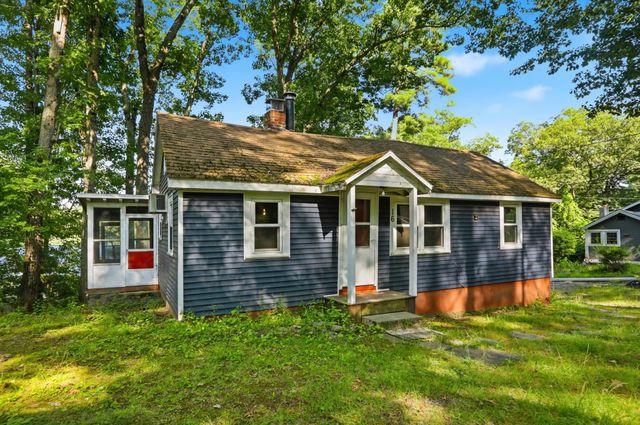 16 Hillside Avenue, Amherst, NH 03031