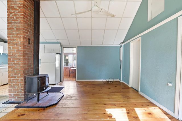 16 Hillside Avenue, Amherst, NH 03031