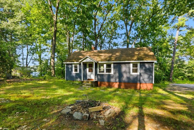 16 Hillside Avenue, Amherst, NH 03031