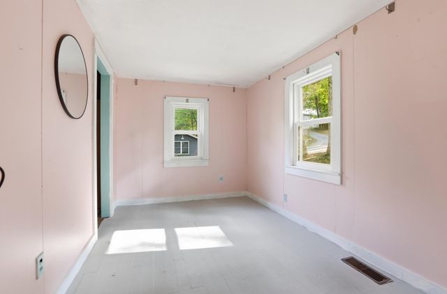 16 Hillside Avenue, Amherst, NH 03031