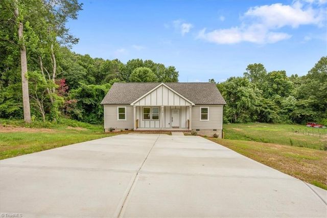 126 Aspen Street, Yadkinville, NC 27055