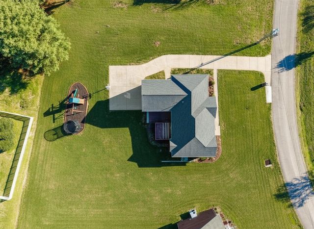 739 Joyce Ave, Lewisburg, TN 37091