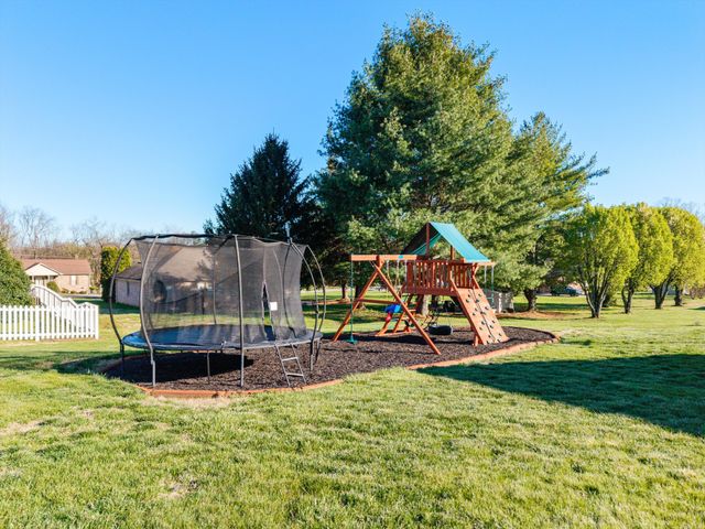 739 Joyce Ave, Lewisburg, TN 37091