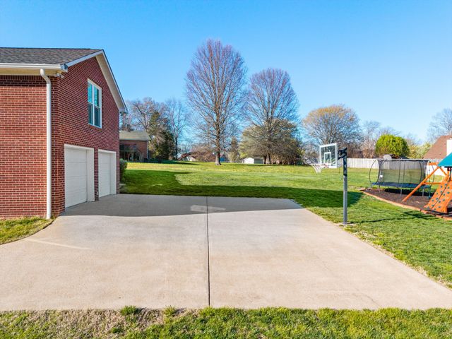 739 Joyce Ave, Lewisburg, TN 37091