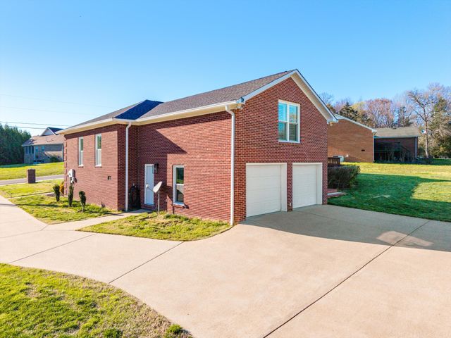 739 Joyce Ave, Lewisburg, TN 37091