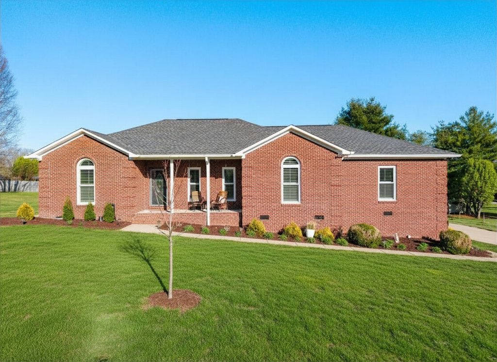 739 Joyce Ave, Lewisburg, TN 37091