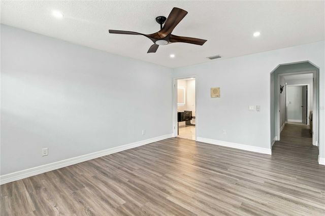 816 KNIGHT STREET, Seffner, FL 33584