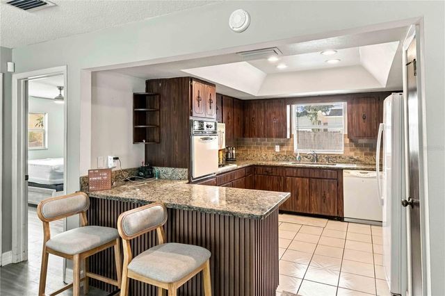 816 KNIGHT STREET, Seffner, FL 33584