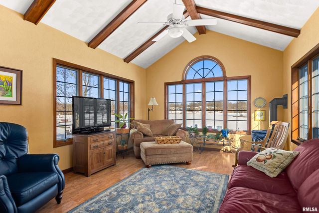 2110 HIGHWOOD Avenue, Pekin, IL 61554