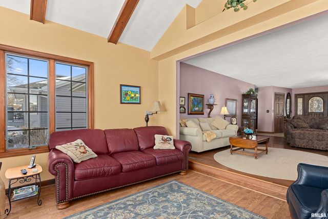 2110 HIGHWOOD Avenue, Pekin, IL 61554