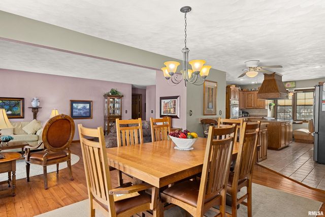 2110 HIGHWOOD Avenue, Pekin, IL 61554