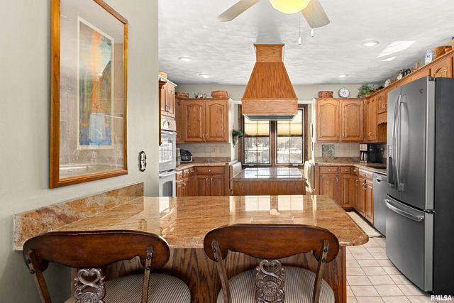 2110 HIGHWOOD Avenue, Pekin, IL 61554