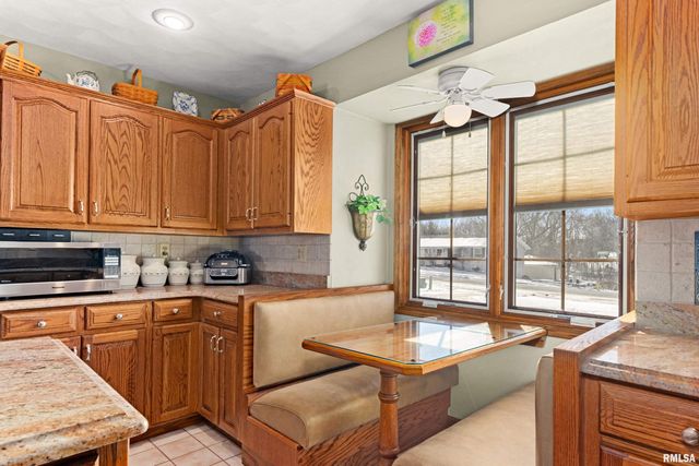 2110 HIGHWOOD Avenue, Pekin, IL 61554