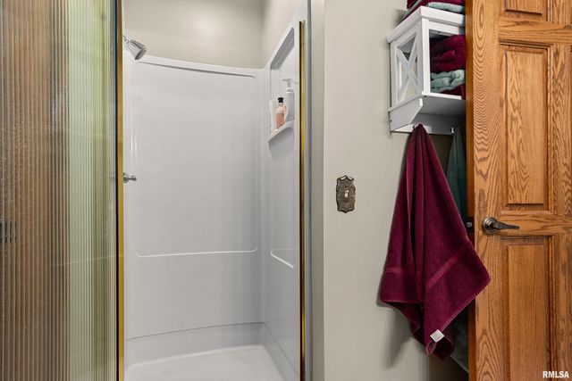 2110 HIGHWOOD Avenue, Pekin, IL 61554