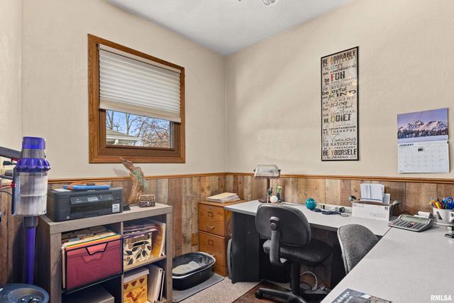 2110 HIGHWOOD Avenue, Pekin, IL 61554