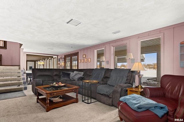 2110 HIGHWOOD Avenue, Pekin, IL 61554