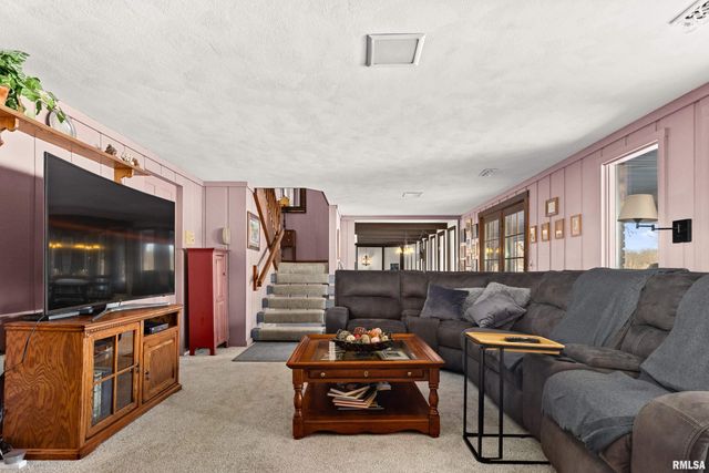 2110 HIGHWOOD Avenue, Pekin, IL 61554