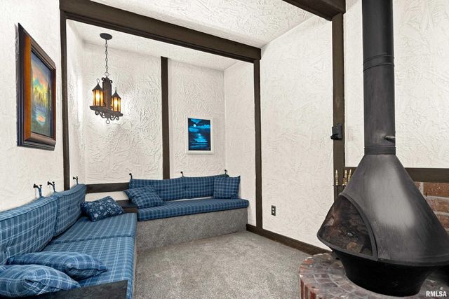 2110 HIGHWOOD Avenue, Pekin, IL 61554