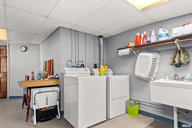 2110 HIGHWOOD Avenue, Pekin, IL 61554