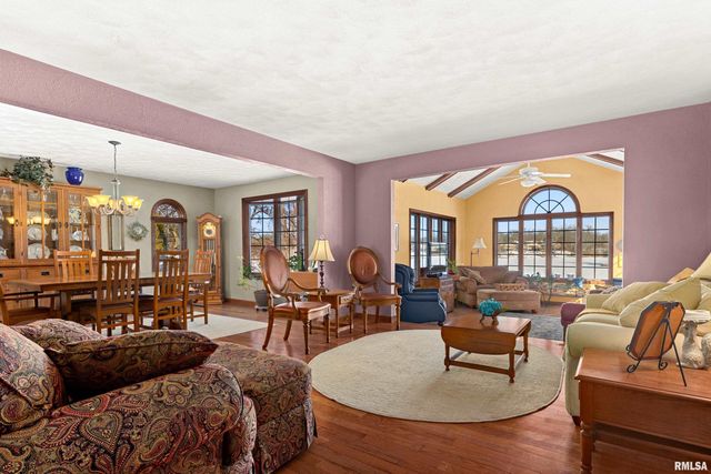 2110 HIGHWOOD Avenue, Pekin, IL 61554