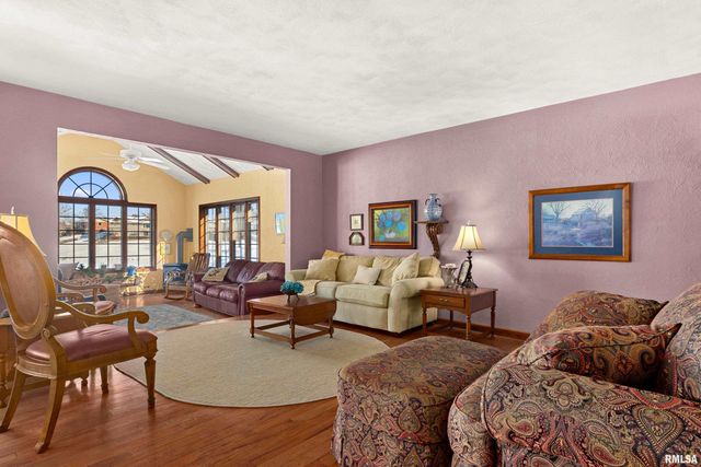 2110 HIGHWOOD Avenue, Pekin, IL 61554