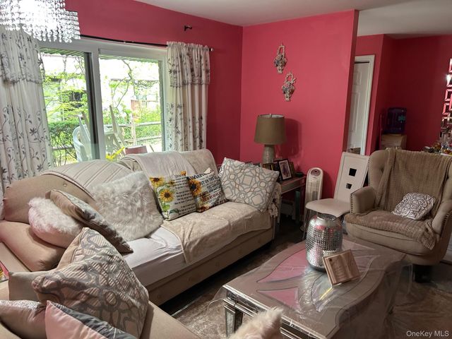 2 Secora Road C20, Monsey, NY 10952