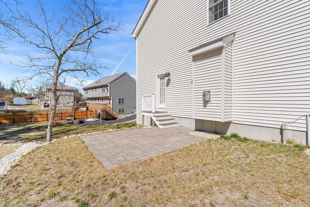 3 William Dr 3, Douglas, MA 01516