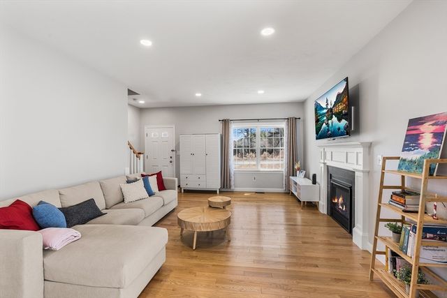3 William Dr 3, Douglas, MA 01516